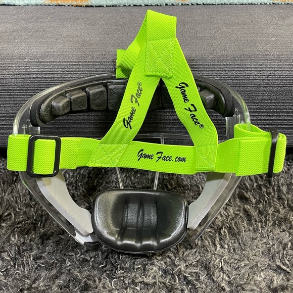 Clear Game Face Sports Mask Medium With Lime Green Strap - NWT - Picture 2 of 4